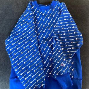 Blue champion crewneck sweatshirt, size medium